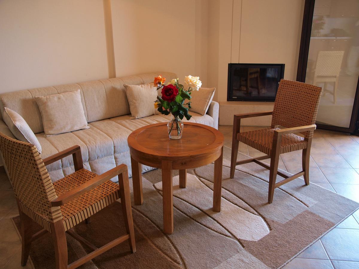 Hotel Theasi Diakopto Ngoại thất bức ảnh