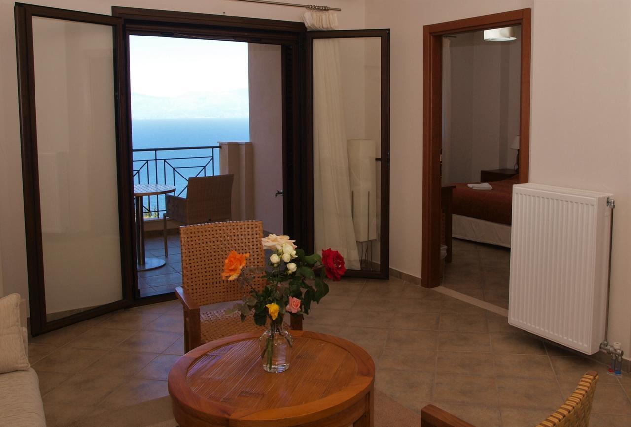 Hotel Theasi Diakopto Ngoại thất bức ảnh